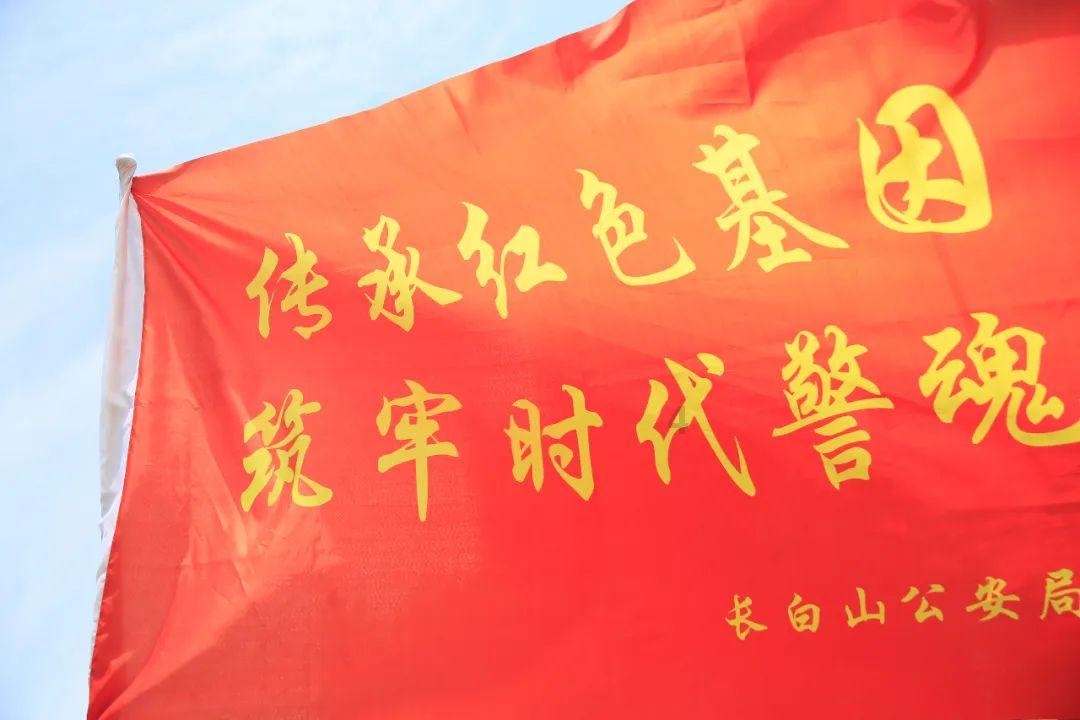 三星fit3手环曝光,带有快拆装置,可轻松更换表带